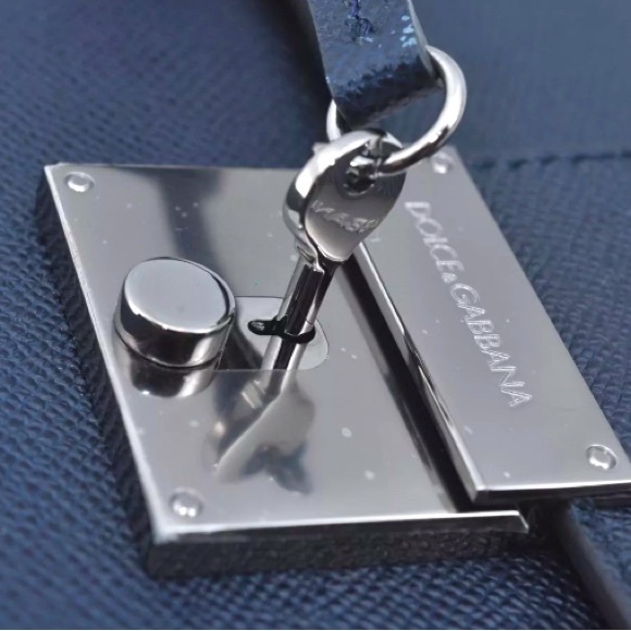 EUC [DOLCE & GABBANA] RARE Lock & Key Navy Clutch w/ Key, Dust Bag & Auth Card - Picture 12 of 16